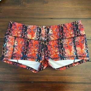 Fleo Low Rise Contour Passion Animal Shorts Size XL